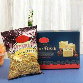 Soan Papdi with Mixture