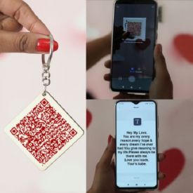 Personalized QR Code Keychain