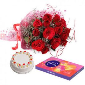 Red roses, cake and celebration pack