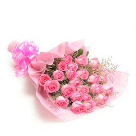 Blush bunch of 15 pink roses